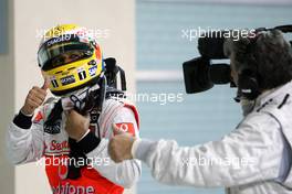 31.10.2009 Abu Dhabi, United Arab Emirates,  Lewis Hamilton (GBR), McLaren Mercedes - Formula 1 World Championship, Rd 17, Abu Dhabi Grand Prix, Saturday Qualifying