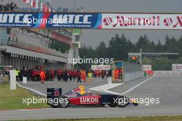 20.06.2009 Brno, Czech Republic, Start crash of Robert Wickens (CAN) - Formula Two, Czech Republic, Rd. 3-4