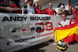 19.09.2009 Imola, Italy, Andy Soucek (ESP) becomes f2 champion - Formula Two, Italy, Rd. 13-14