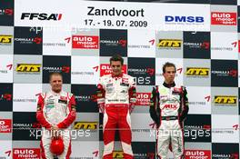 17.07.2009 Zandvoort, The Netherlands,  Podium, Jules Bianchi (FRA), ART Grand Prix, Portrait (1st, center), Valtteri Bottas (FIN), ART Grand Prix, Portrait (2nd, left), Christian Vietoris (GER), Mücke Motorsport, Portrait (3rd, right) - F3 Euro Series 2009 at Circuit Park Zandvoort, The Netherlands