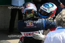 14.06.2009 Zandvoort, The Netherlands,  Mika Mäki (FIN), Signature, Dallara F308 Volkswagen, congratulates race winner Valtteri Bottas (FIN), ART Grand Prix, Dallara F308 Mercedes - Masters of Formula 3, Circuit Park Zandvoort, The Netherlands