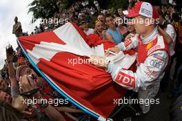 12.06.2009 Le Mans, France, Tom Kristensen with Danish fans - 24 Hour of Le Mans 2009, Driver Parade