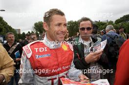08.06.2009 Le Mans, France, Tom Kristensen arrives at scrutineering - 24 Hours of Le Mans 2009, Monday