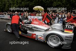 08.06.2009 Le Mans, France, #2 Audi Sport Team Joest Audi R15 TDI after scrutineering - 24 Hours of Le Mans 2009, Monday