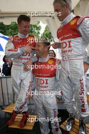 08.06.2009 Le Mans, France, Allan McNish, Tom Kristensen and Rinaldo Capello share a laugh - 24 Hours of Le Mans 2009, Monday