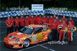 #75 Endurance Asia Team Porsche 911 GT3 RSR: Darryl O'Young, Philippe Hesnault, Plamen Kralev - 24 Hours of Le Mans 2009, Monday