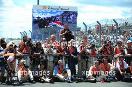13.06.2009 Le Mans, France, Photographers prepare for the drivers photoshoot  - 24 Hour of Le Mans 2009, Grid