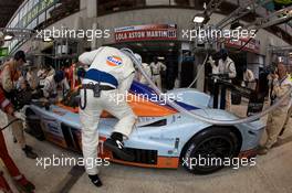 14.06.2009 Le Mans, France, Pit stop for #007 AMR Eastern Europe Lola Aston Martin: Stefan Muecke, Jan Charouz, Tomas Enge - 24 Hour of Le Mans 2009, Sunday Race