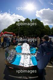 09.06.2009 Le Mans, France, #17 Pescarolo Sport Peugeot 908 enters scrutineering  - 24 Hour of Le Mans 2009, Tuesday