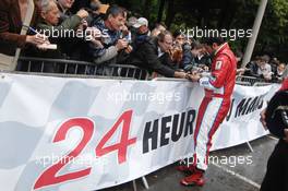 09.06.2009 Le Mans, France, Patrick Dempsey signs autographs  - 24 Hour of Le Mans 2009, Tuesday