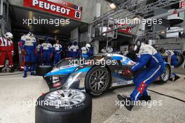 10.06.2009 Le Mans, France, #8 Team Peugeot Total Peugeot 908: Stephane Sarrazin, Franck Montagny, Sebastien Bourdais  - 24 Hour of Le Mans 2009, Free Practice