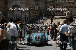Mille Miglia 2009, Italy / Piazza del Campo Siena / www.xpb.cc, EMail: info@xpb.cc - Every used picture is fee-liable. Images are only available on special request. Please use for the Copyright information © Photo4 / xpb.cc