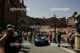 Mille Miglia 2009, Italy / Google car - Piazza del Campo - Siena / www.xpb.cc, EMail: info@xpb.cc - Every used picture is fee-liable. Images are only available on special request. Please use for the Copyright information © Photo4 / xpb.cc