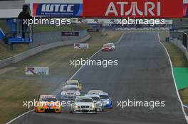 06.09.2009 Oschersleben, Germany, Yvan Muller (FRA), SEAT Sport, SEAT Leon 2.0 TDI and Augusto Farfus (BRA), BMW Team Germany, BMW 320si - WTCC, Germany, Oschersleben, Rd. 17-18