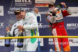 06.09.2009 Oschersleben, Germany, Augusto Farfus (BRA), BMW Team Germany, BMW 320si and Andy Priaulx (GBR), BMW Team UK, BMW 320si on the podium - WTCC, Germany, Oschersleben, Rd. 17-18