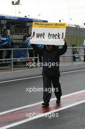 04.09.2009 Oschersleben, Germany, A wet track for the first practice session - WTCC, Germany, Oschersleben, Rd. 17-18