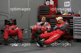 31.07. - 01.08.2010 Spa, Belgium, Phoenix mechanics take a rest - FIA GT - 24 hours of Spa