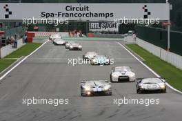 31.07. - 01.08.2010 Spa, Belgium, The field with Matech Competition, Thomas Mutsch (GER), Richard Westbrook (GBR), Ford GT Matech and Reiter, Frank Kechele (GER), Ricardo Zonta (BRA), Lamborghini Murcielago 67 batteling for the lead crosses the start-finish line - FIA GT - 24 hours of Spa