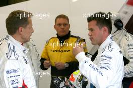 31.07. - 01.08.2010 Spa, Belgium, Dirk Mueller (GER), BMW Motorsport, BMW M3 talks to his engineers - FIA GT - 24 hours of Spa