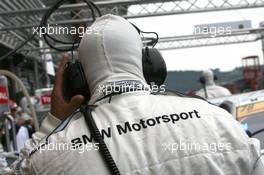 31.07. - 01.08.2010 Spa, Belgium, BMW engeneer talks on the radio - FIA GT - 24 hours of Spa