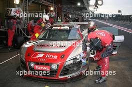 31.07. - 01.08.2010 Spa, Belgium, Pitstop of Phoenix Racing, Alex Margaritis (GRE), Marc Hennerici (GER), Andrea Piccini (ITA), Henri Moser (SUI), Audi R8 LMS - FIA GT - 24 hours of Spa