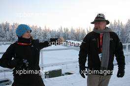 04.12.2010, Oestersund, Sweden (SWE): Katja Beer (GER) and Sigi Heinrich (GER), voice of Eurosport - IBU world cup biathlon, sprint men, Oestersund (SWE). www.xpb.cc. © Manzoni/xpb.cc. Every downloaded picture is fee-liable.