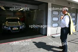 23.04.2010 Hockenheim, Germany,  Jaime Puig (ESP), Sport boss Seat Motorsport, checking out the DTM car of Miguel Molina (ESP), Audi Sport Rookie Team Abt, Audi A4 DTM - DTM 2010 at Hockenheimring, Hockenheim, Germany