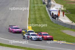 23.05.2010 Valencia, Spain,  Start: Maro Engel, Muecke Motorsport AMG Mercedes C-Klasse and Congfu Cheng, Persson Motorsport AMG Mercedes C-Klasse battle - DTM 2010 in Valencia, Spain