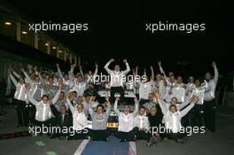 28.11.2010 Shanghai, China,  Champion 2010 Paul di Resta (GBR), Team HWA AMG Mercedes, AMG Mercedes C-Klasse celebrate with his Team - DTM 2010 at Hockenheimring