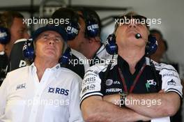 26.03.2010 Melbourne, Australia,  Sir Jackie Stewart (GBR), RBS Representitive and Ex F1 World Champion, Patrick Head (GBR), WilliamsF1 Team, Director of Engineering - Formula 1 World Championship, Rd 2, Australian Grand Prix, Friday Practice
