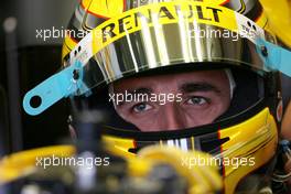 26.03.2010 Melbourne, Australia,  Robert Kubica (POL), Renault F1 Team  - Formula 1 World Championship, Rd 2, Australian Grand Prix, Friday Practice