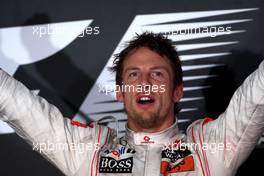28.03.2010 Melbourne, Australia,  Jenson Button (GBR), McLaren Mercedes, wins - Formula 1 World Championship, Rd 2, Australian Grand Prix, Sunday Podium