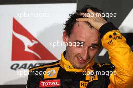 28.03.2010 Melbourne, Australia,  Robert Kubica (POL), Renault F1 Team - Formula 1 World Championship, Rd 2, Australian Grand Prix, Sunday Podium