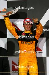 28.03.2010 Melbourne, Australia,  2nd place Robert Kubica (POL), Renault F1 Team - Formula 1 World Championship, Rd 2, Australian Grand Prix, Sunday Podium