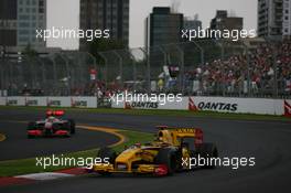 28.03.2010 Melbourne, Australia,  Robert Kubica (POL), Renault F1 Team, R30 - Formula 1 World Championship, Rd 2, Australian Grand Prix, Sunday Race