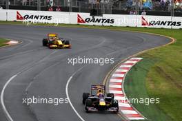 28.03.2010 Melbourne, Australia,  Mark Webber (AUS), Red Bull Racing, Robert Kubica (POL), Renault F1 Team - Formula 1 World Championship, Rd 2, Australian Grand Prix, Sunday Race