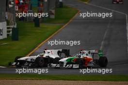 28.03.2010 Melbourne, Australia,  Pedro de la Rosa (ESP), BMW Sauber F1 Team and Adrian Sutil (GER), Force India F1 Team - Formula 1 World Championship, Rd 2, Australian Grand Prix, Sunday Race