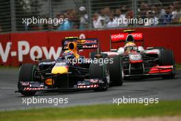 28.03.2010 Melbourne, Australia,  Lewis Hamilton (GBR), McLaren Mercedes and Mark Webber (AUS), Red Bull Racing l  - Formula 1 World Championship, Rd 2, Australian Grand Prix, Sunday Race