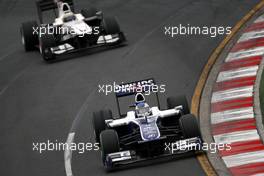 28.03.2010 Melbourne, Australia,  Rubens Barrichello (BRA), Williams F1 Team, FW32, Pedro de la Rosa (ESP), BMW Sauber F1 Team, C29 - Formula 1 World Championship, Rd 2, Australian Grand Prix, Sunday Race