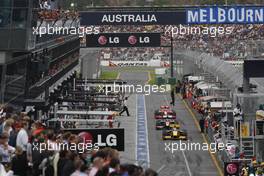 27.03.2010 Melbourne, Australia,  Vitaly Petrov (RUS), Renault F1 Team  - Formula 1 World Championship, Rd 2, Australian Grand Prix, Saturday Qualifying