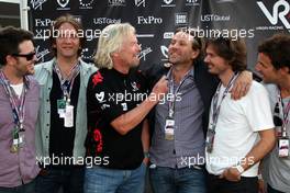 28.03.2010 Melbourne, Australia,  Sir Richard Branson, Chairman of the Virgin Group with the band powderfinger - Formula 1 World Championship, Rd 2, Australian Grand Prix, Sunday