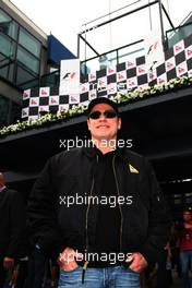 28.03.2010 Melbourne, Australia,  John Travolta - Formula 1 World Championship, Rd 2, Australian Grand Prix, Sunday