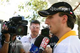25.03.2010 Melbourne, Australia,  Robert Kubica (POL), Renault F1 Team  - Formula 1 World Championship, Rd 2, Australian Grand Prix, Thursday