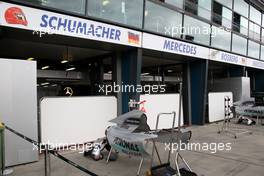 24.03.2010 Melbourne, Australia,  Race preperations, the garage of Michael Schumacher (GER), Mercedes GP Petronas - Formula 1 World Championship, Rd 2, Australian Grand Prix, Wednesday