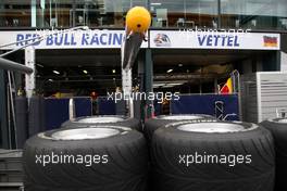 24.03.2010 Melbourne, Australia,  Race preperations, The garage of Sebastian Vettel (GER), Red Bull Racing - Formula 1 World Championship, Rd 2, Australian Grand Prix, Wednesday