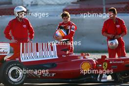 26.02.2010 Barcelona, Spain,  Fernando Alonso (ESP), Scuderia Ferrari stops on track - Formula 1 Testing, Barcelona