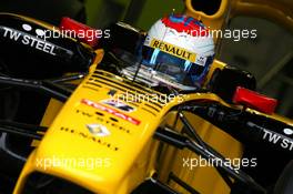 27.02.2010 Barcelona, Spain,  Robert Kubica (POL), Renault F1 Team  - Formula 1 Testing, Barcelona