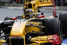 27.08.2010 Spa, Belgium,  Robert Kubica (POL), Renault F1 Team - Formula 1 World Championship, Rd 13, Belgium Grand Prix, Friday Practice