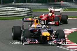 29.08.2010 Spa, Belgium,  Mark Webber (AUS), Red Bull Racing leads Felipe Massa (BRA), Scuderia Ferrari - Formula 1 World Championship, Rd 13, Belgium Grand Prix, Sunday Race