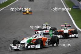 29.08.2010 Spa, Belgium,  Adrian Sutil (GER), Force India F1 Team leads Vitantonio Liuzzi (ITA), Force India F1 Team - Formula 1 World Championship, Rd 13, Belgium Grand Prix, Sunday Race